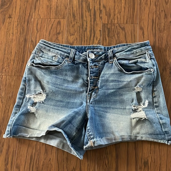 Denim shorts - Picture 1 of 4